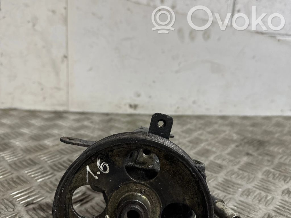 Citroen Xsara Picasso Power steering pump 