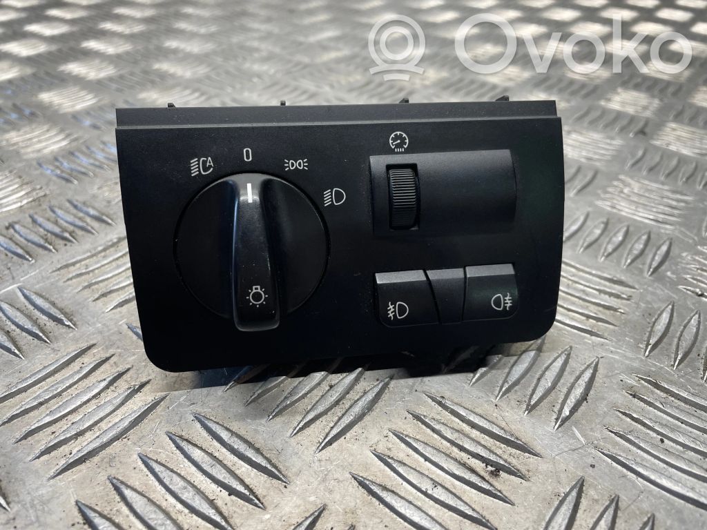 Light switch   6909775,134168,037045061