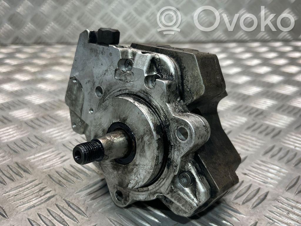 BMW 3 E90 E91 Fuel injection high pressure pump 