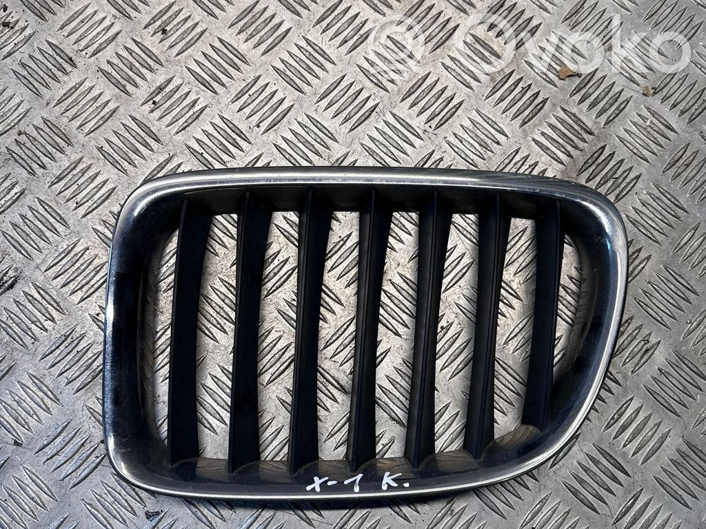 BMW X1 E84 Front bumper upper radiator grill 