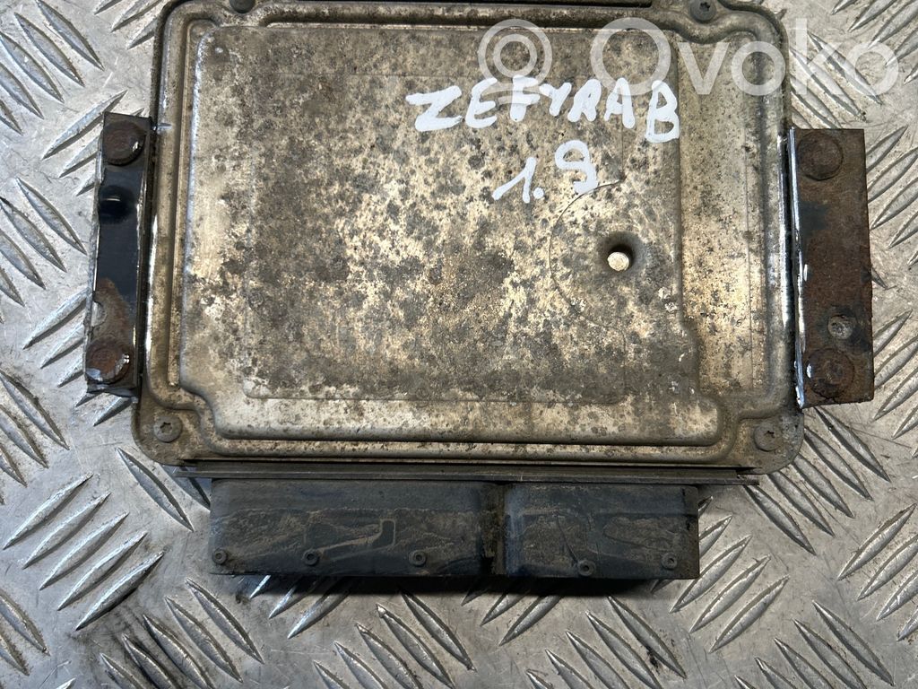 Opel Zafira B Engine control unit/module 