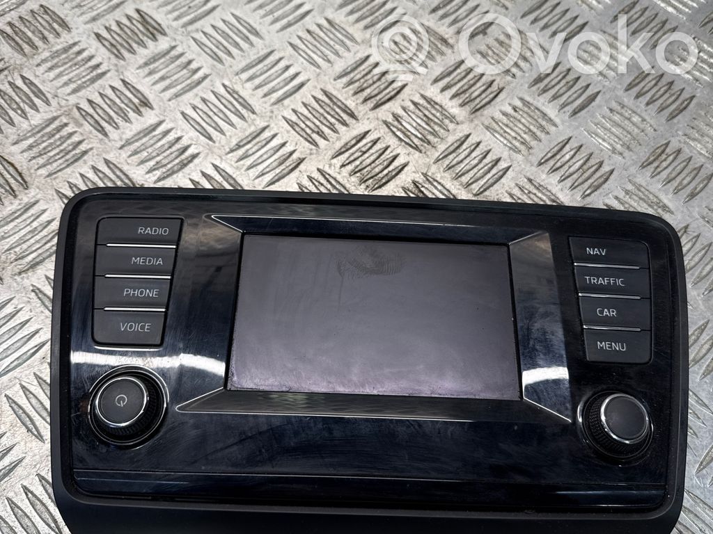 Volkswagen Tiguan Radio/CD/DVD/GPS head unit 