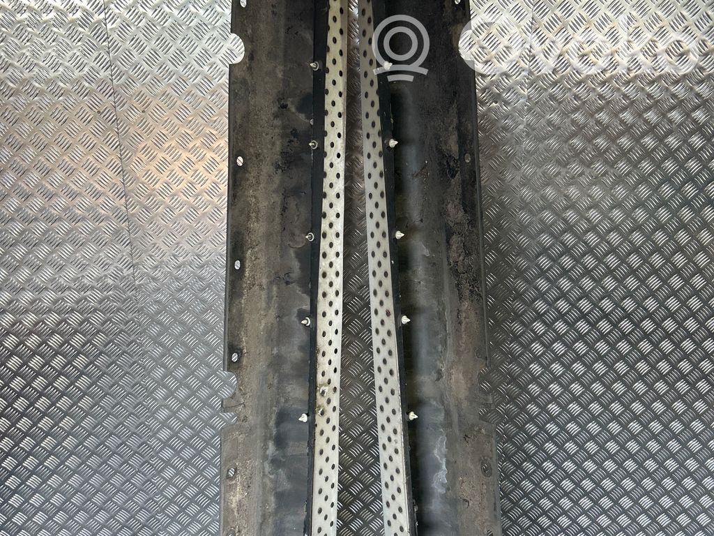 BMW X5 E70 Sill 