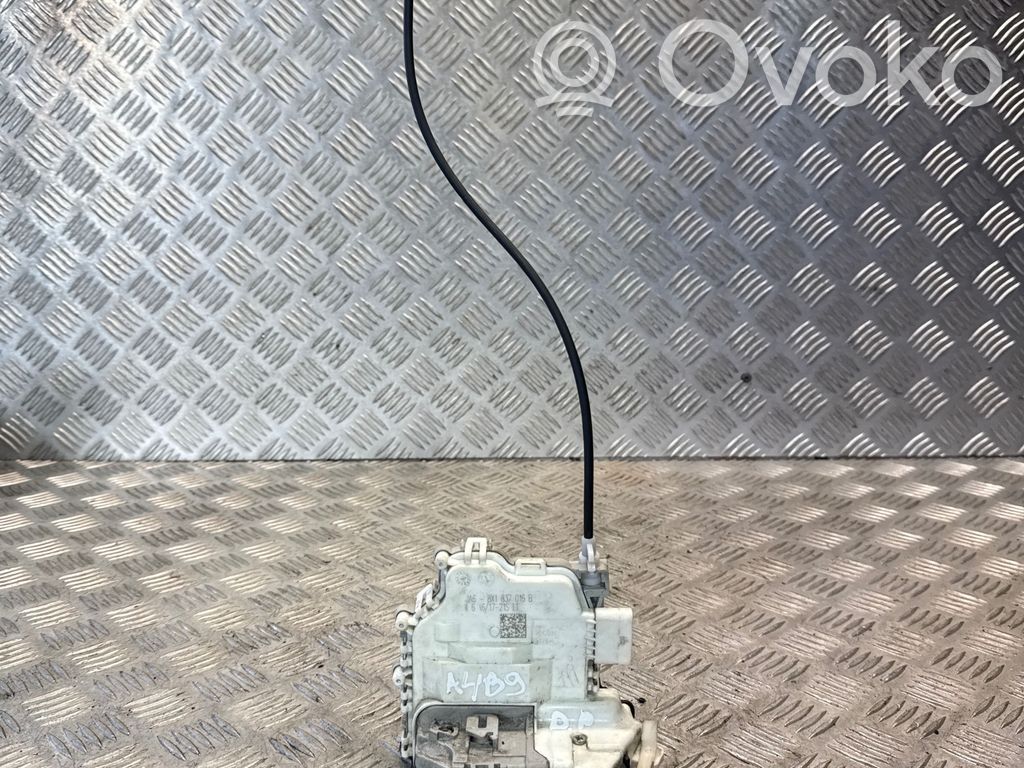 Audi A4 S4 B9 Priekšpusē slēdzene 