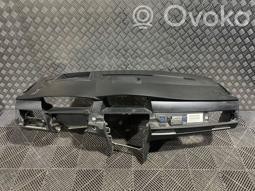 BMW 5 E60 E61 Panelė 