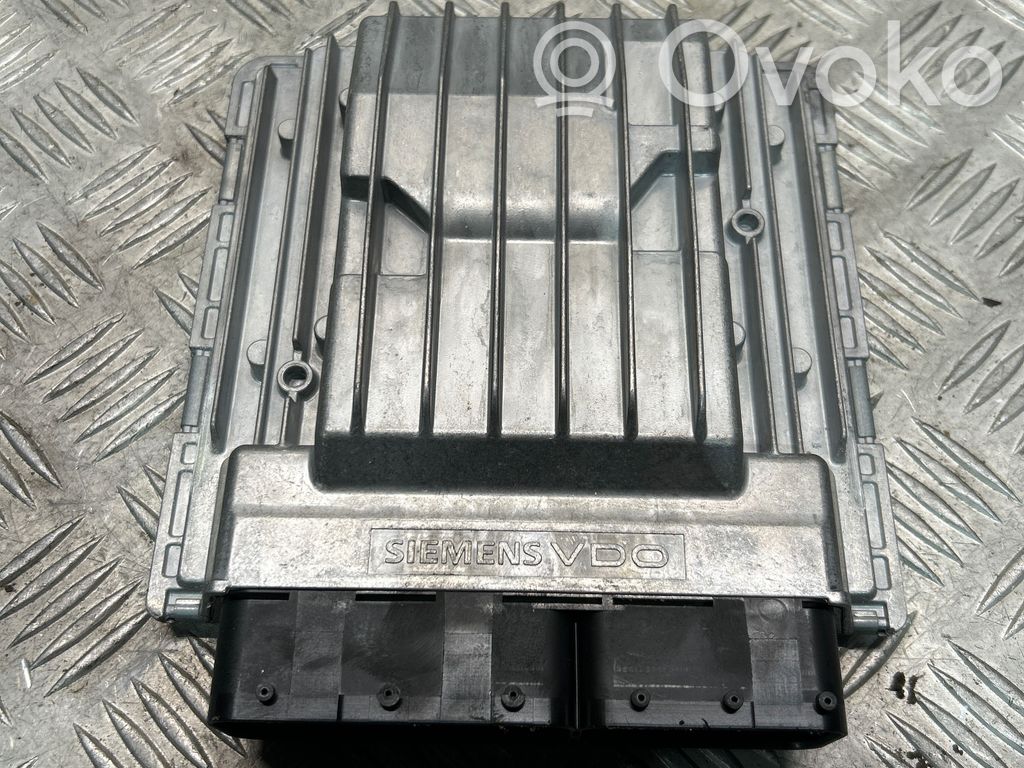 BMW 1 E82 E88 Engine control unit/module 