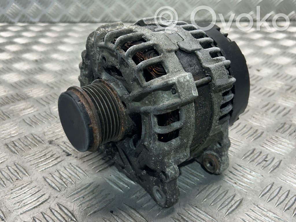 Audi A5 8T 8F Generatorius 