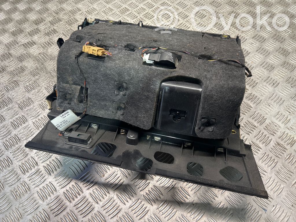 Guantera   4G8857035D