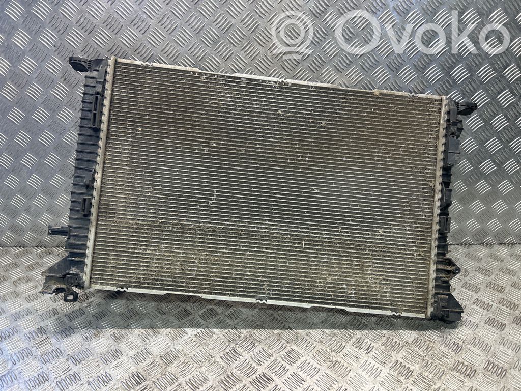 Audi Q5 SQ5 8R Jäähdyttimen lauhdutin 