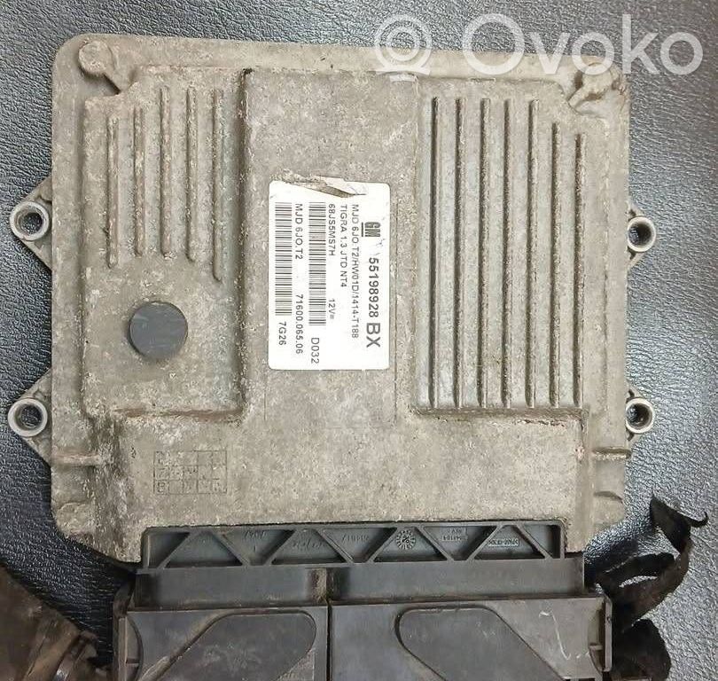 Opel Tigra B Unidad de control/módulo del motor 
