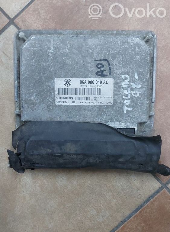 Engine control unit/module   06A906019AL,5WP437604