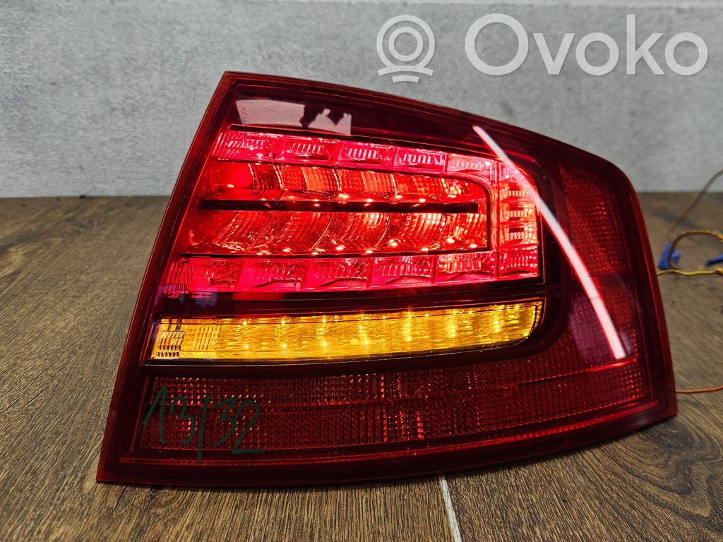 Audi A8 S8 D3 4E Galinis žibintas kėbule 
