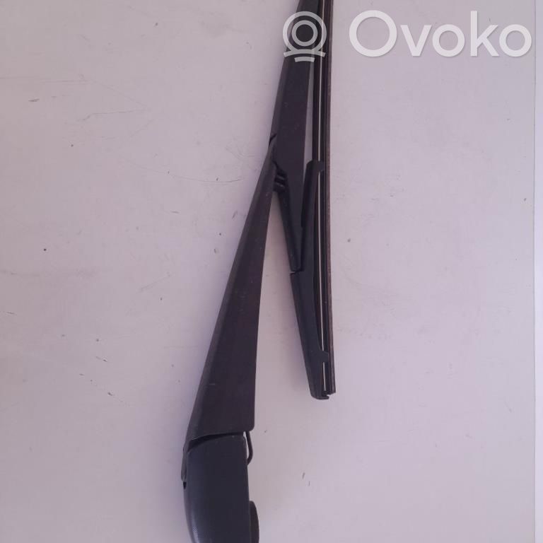 Toyota Auris E180 Brazo del limpiaparabrisas trasero 