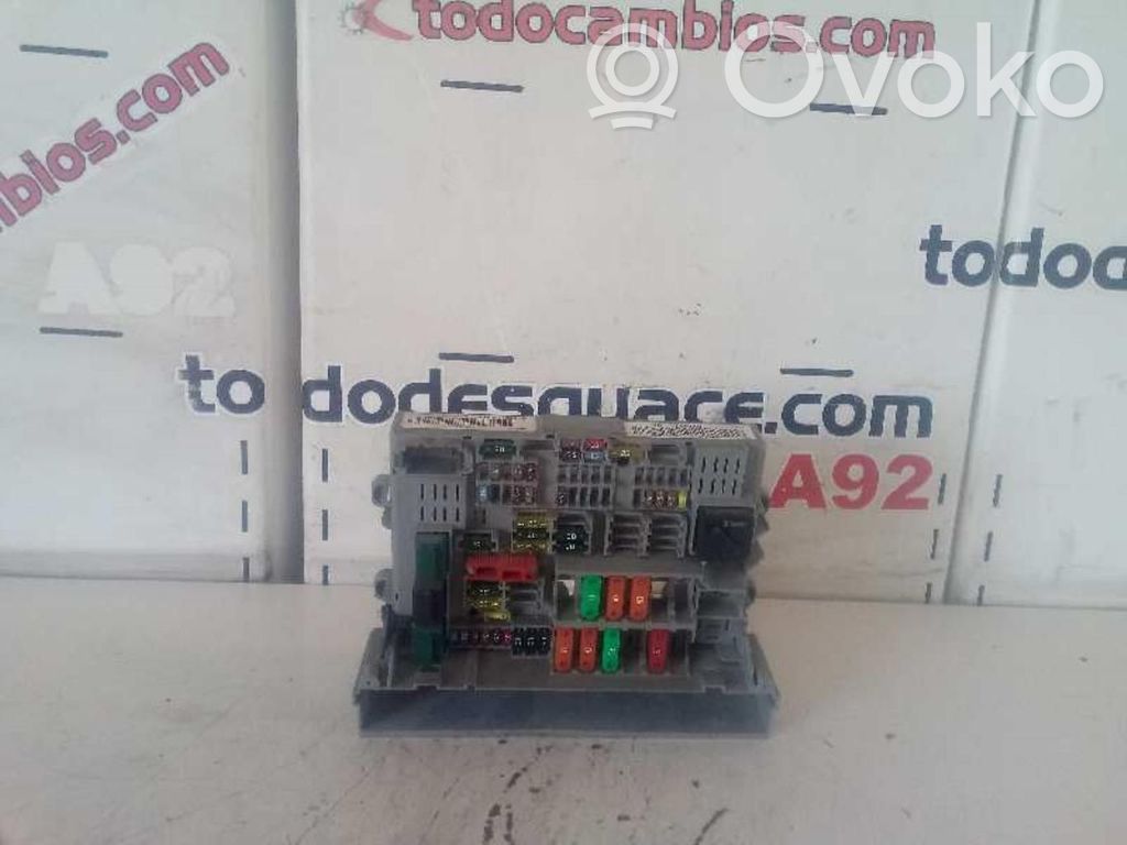 Module de fusibles   B010098800