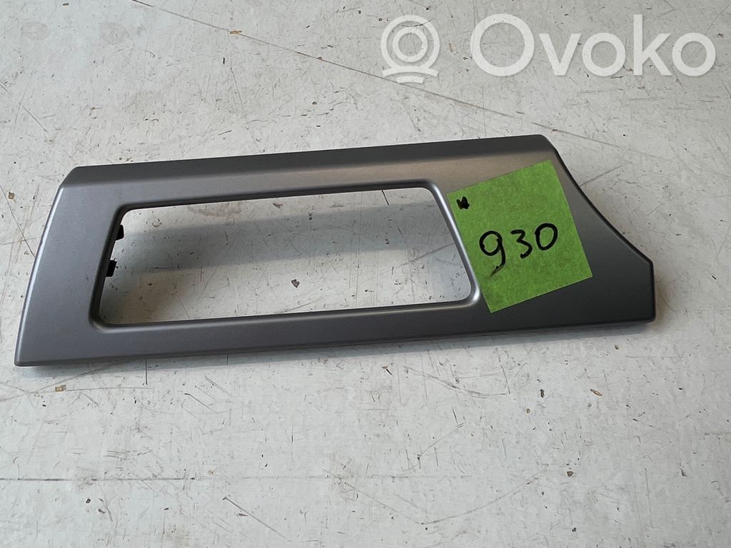 BMW 3 E90 E91 Dashboard glove box trim 