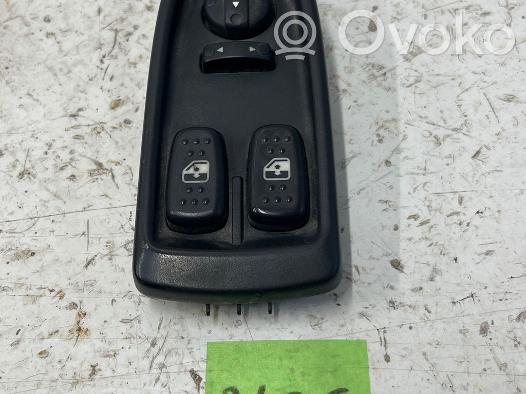 Iveco Daily 3rd gen Electric window control switch 