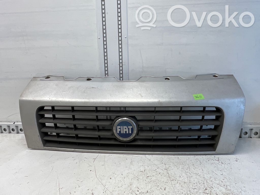Fiat Ducato Grotelės viršutinės 