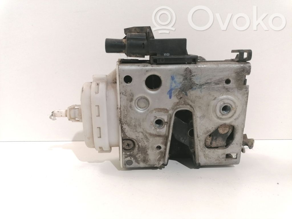 Audi A4 S4 B5 8D Priekšpusē slēdzene 