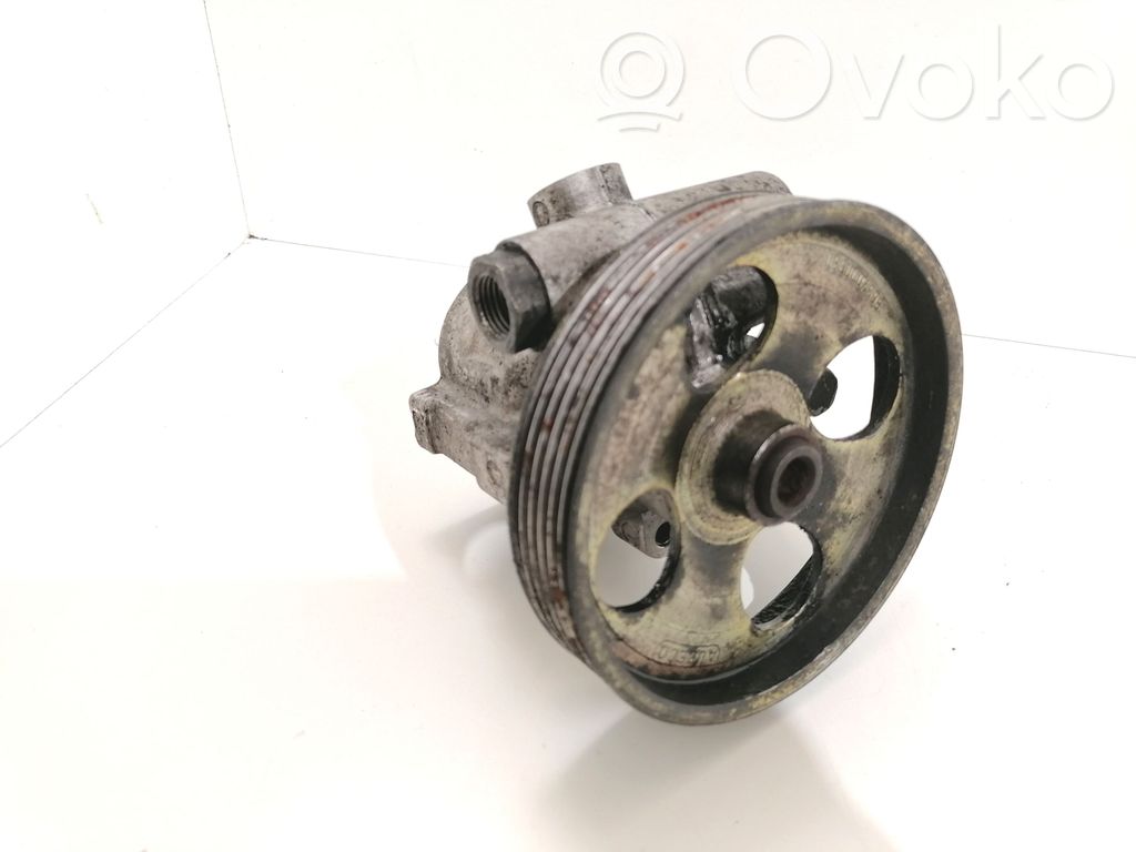 Peugeot 206 Power steering pump 