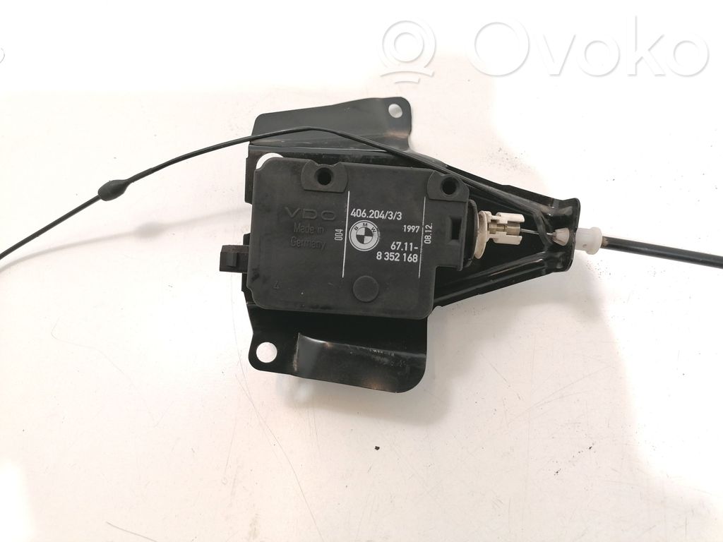 BMW 5 E39 Siłownik klapki wlewu paliwa 