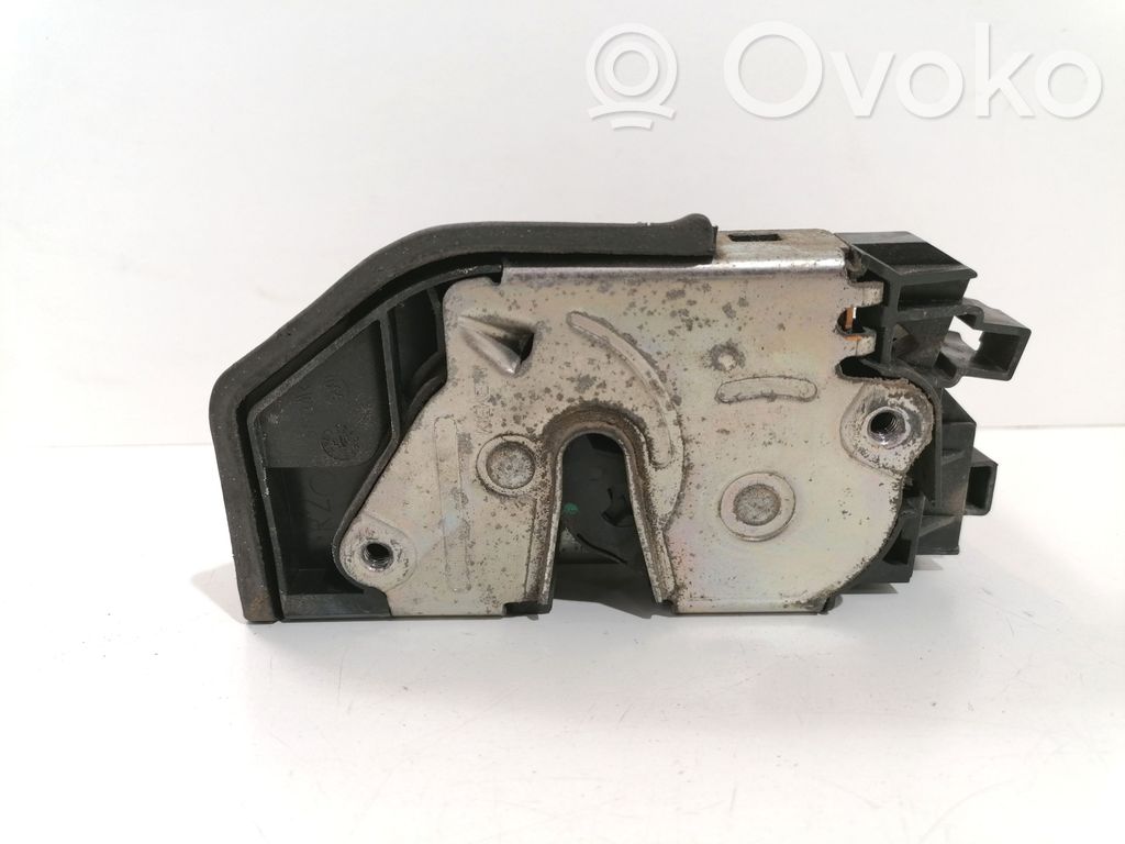 Front door lock   7036170