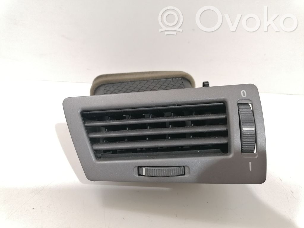 BMW 7 E65 E66 Šoninės oro grotelės 
