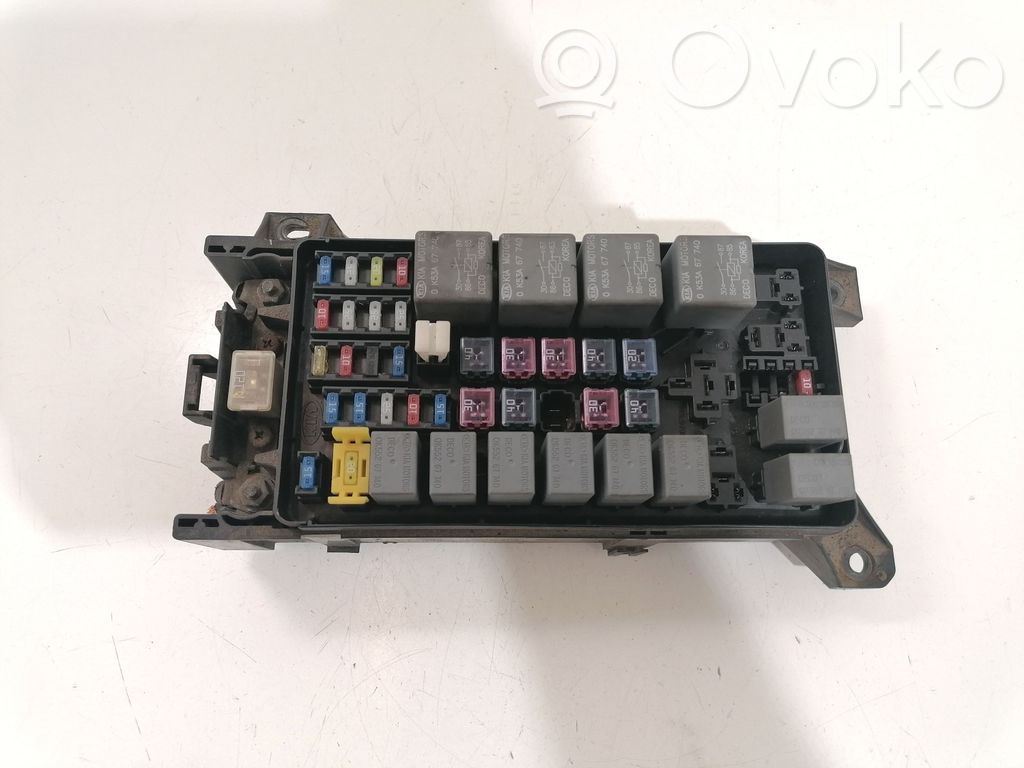 KIA Sorento Fuse module 