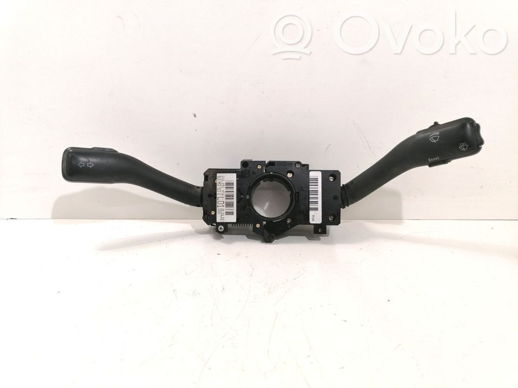 Volkswagen Golf IV Wiper turn signal indicator stalk/switch 