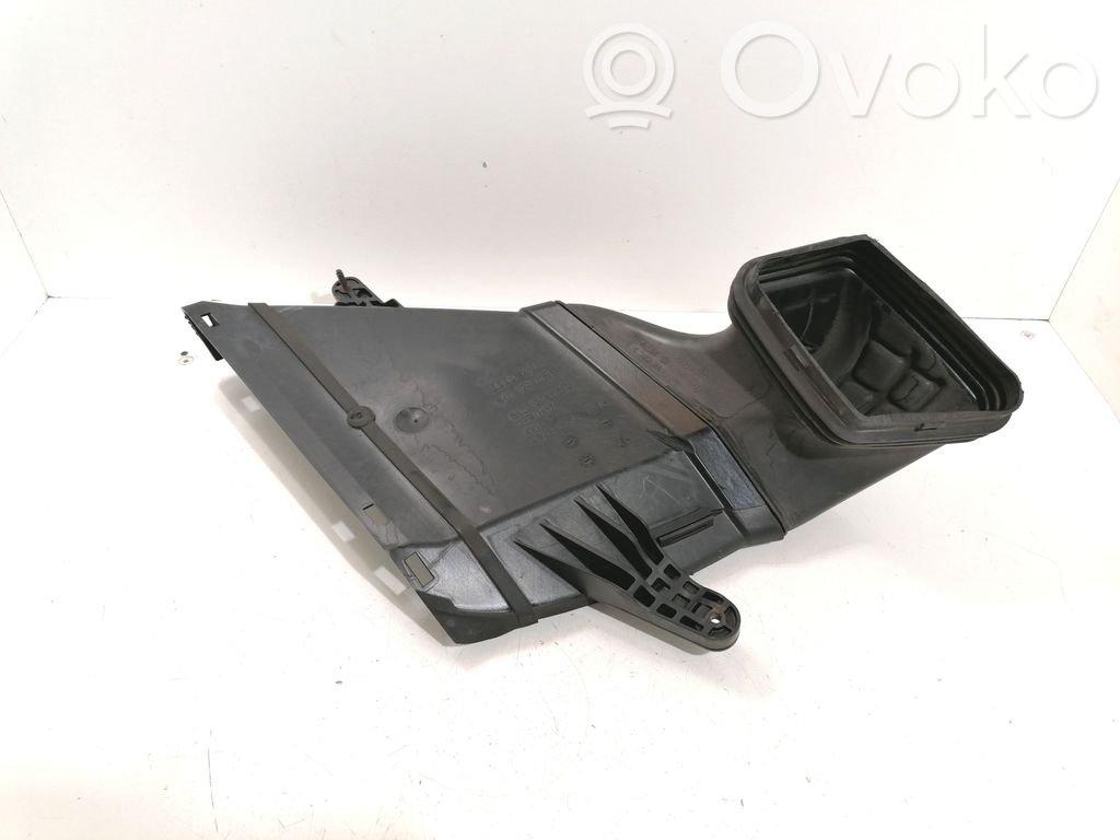 Audi A4 S4 B8 8K Ilmanoton kanavan osa 