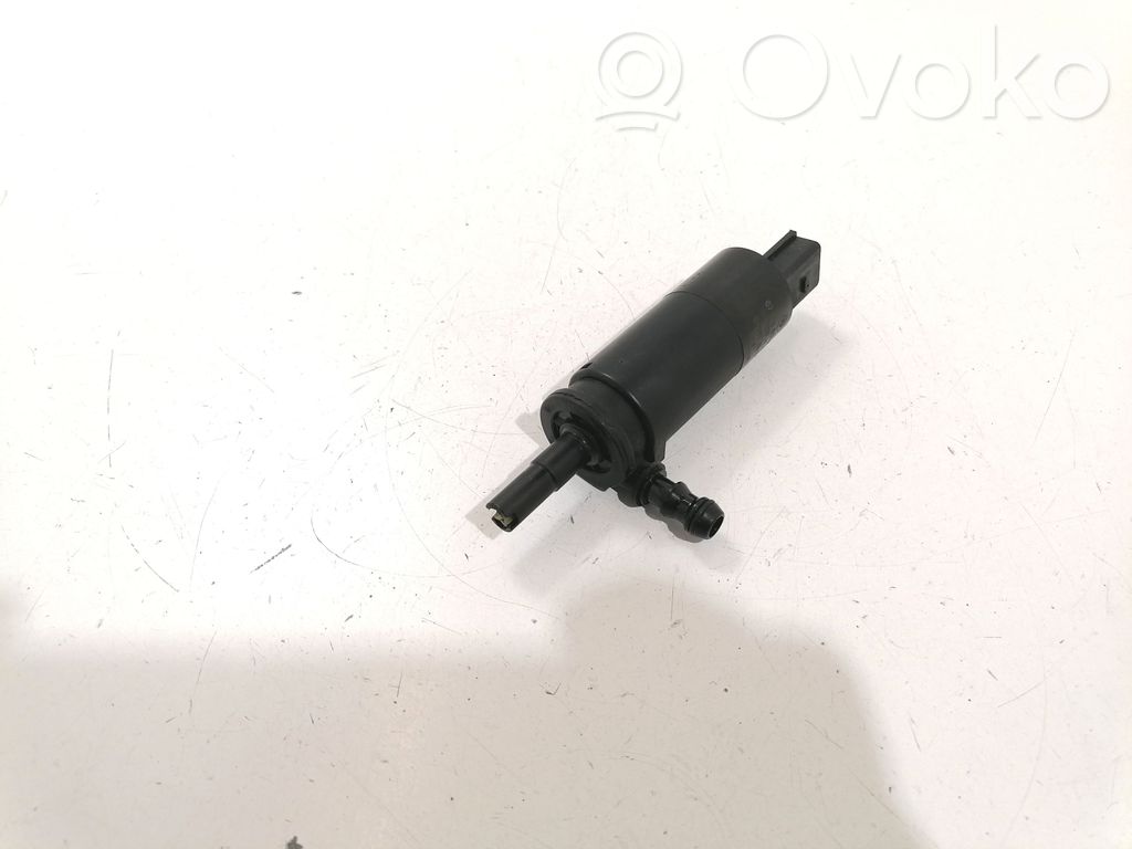 BMW 1 E81 E87 Žibintų apiplovimo skysčio siurbliukas 