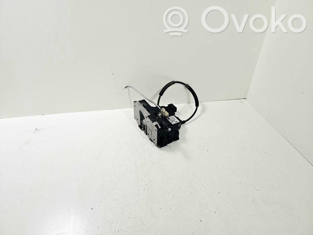 Opel Meriva B Priekšpusē slēdzene 