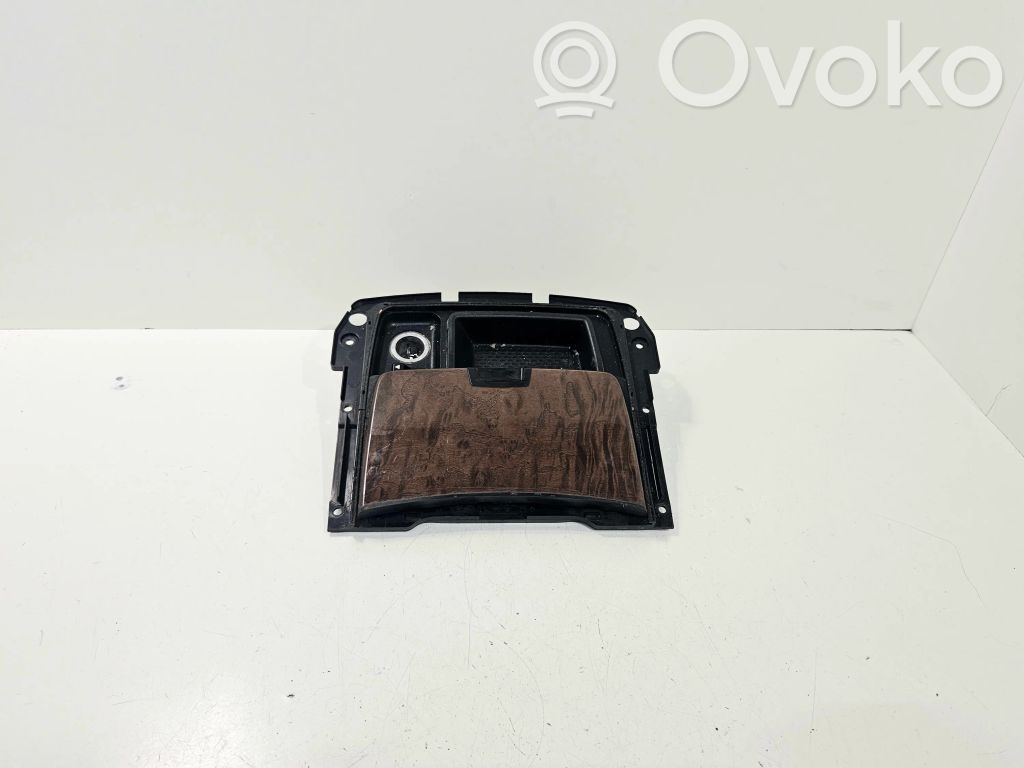 Ashtray (front)   8223327