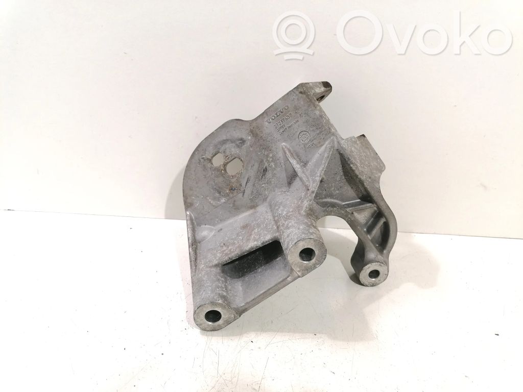 Volvo V40 Engine mounting bracket 