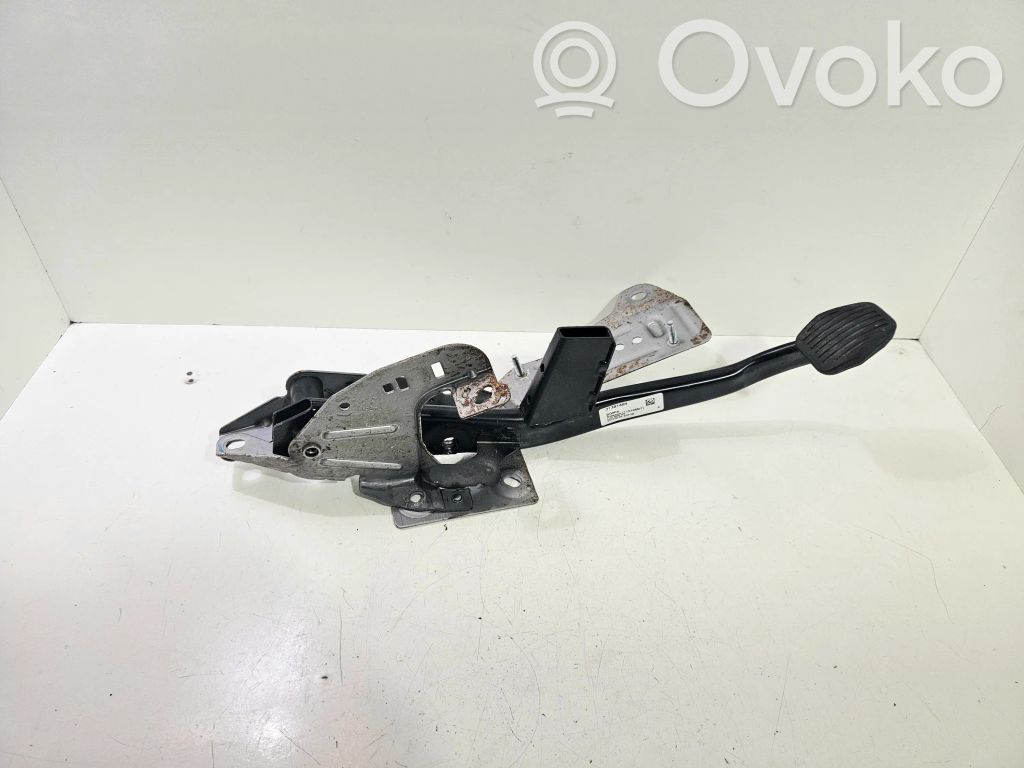Volvo V40 Brake pedal 