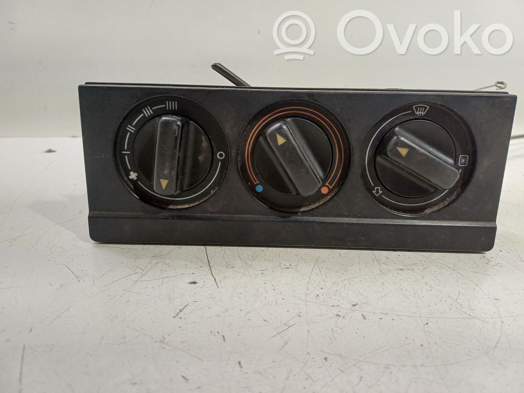 Audi 80 90 S2 B4 Climate control unit 