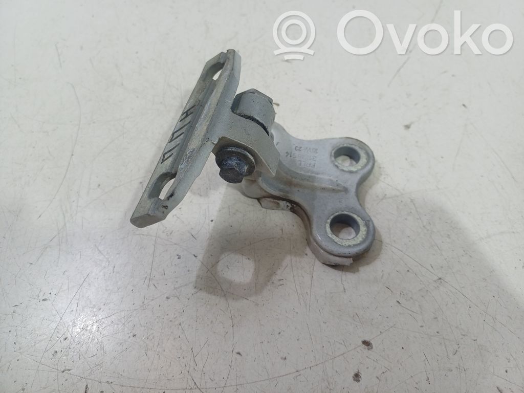 Volvo S60 Front door lower hinge 