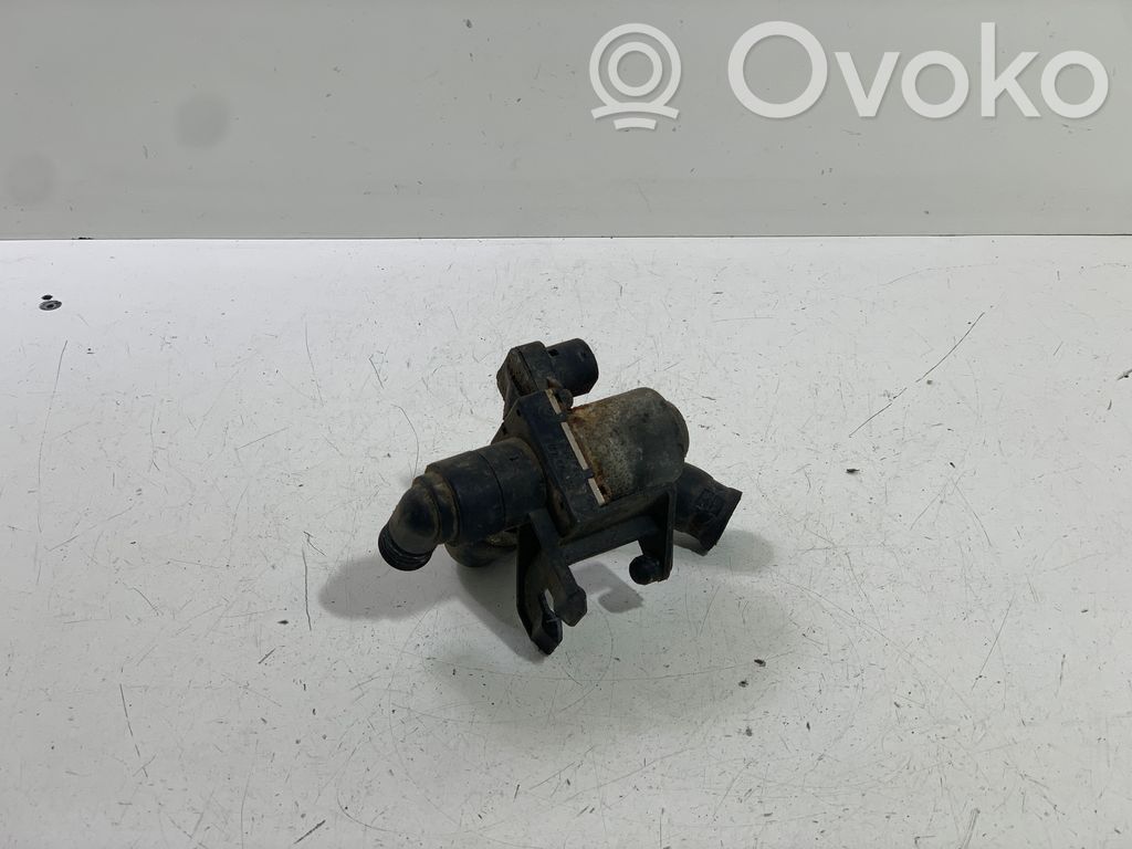 BMW 5 E39 Apsildes radiatora vārsts (-i) 
