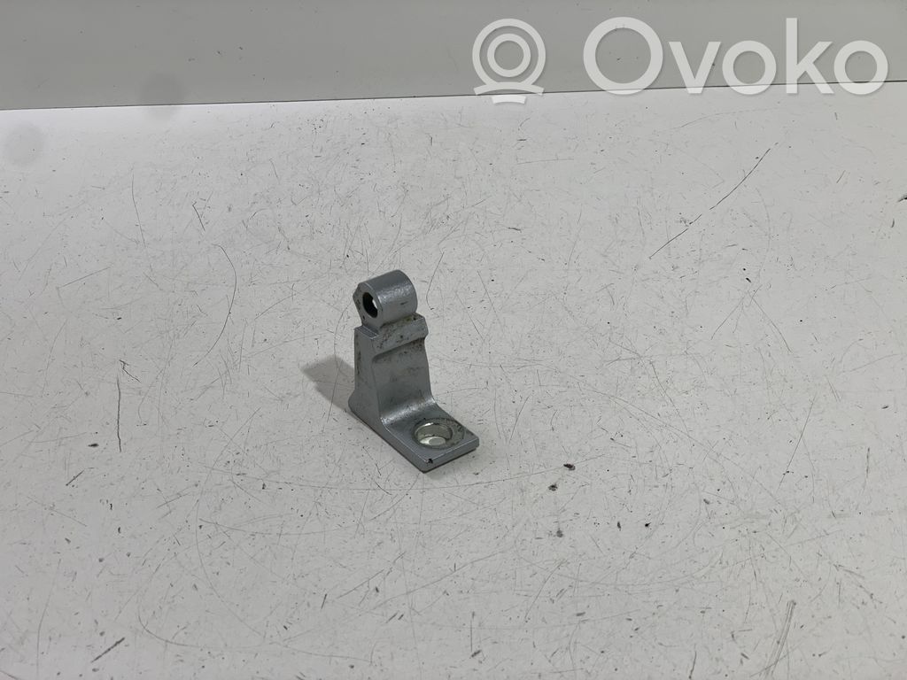 Volkswagen Touareg II Front door upper hinge 