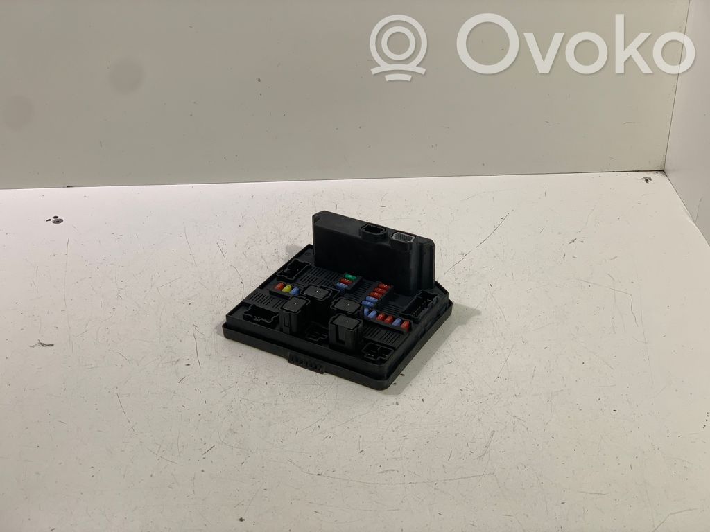Renault Koleos I Fuse module 