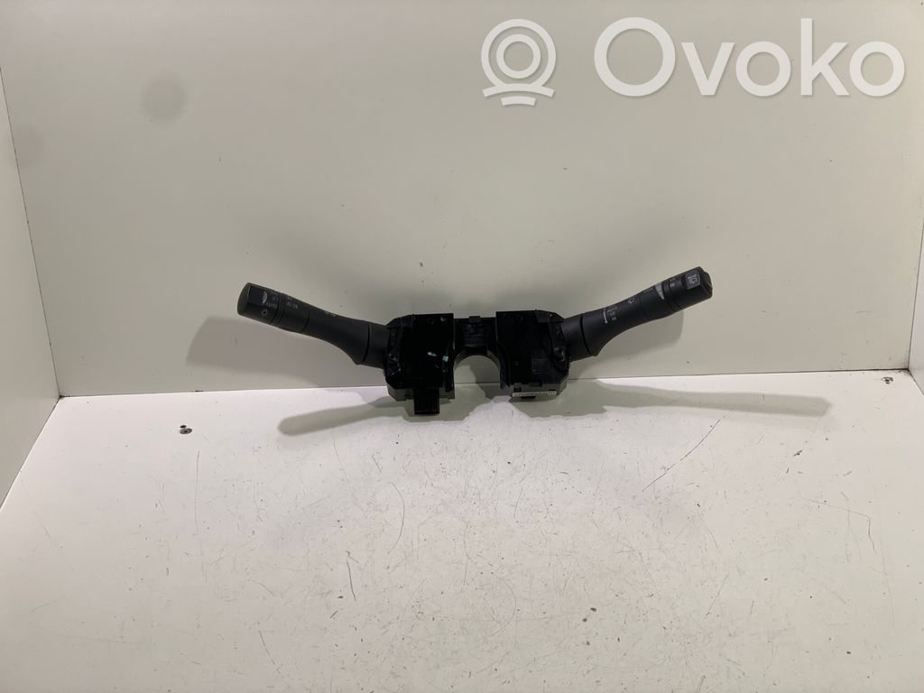 Renault Koleos I Interruptor/palanca de limpiador de luz de giro 