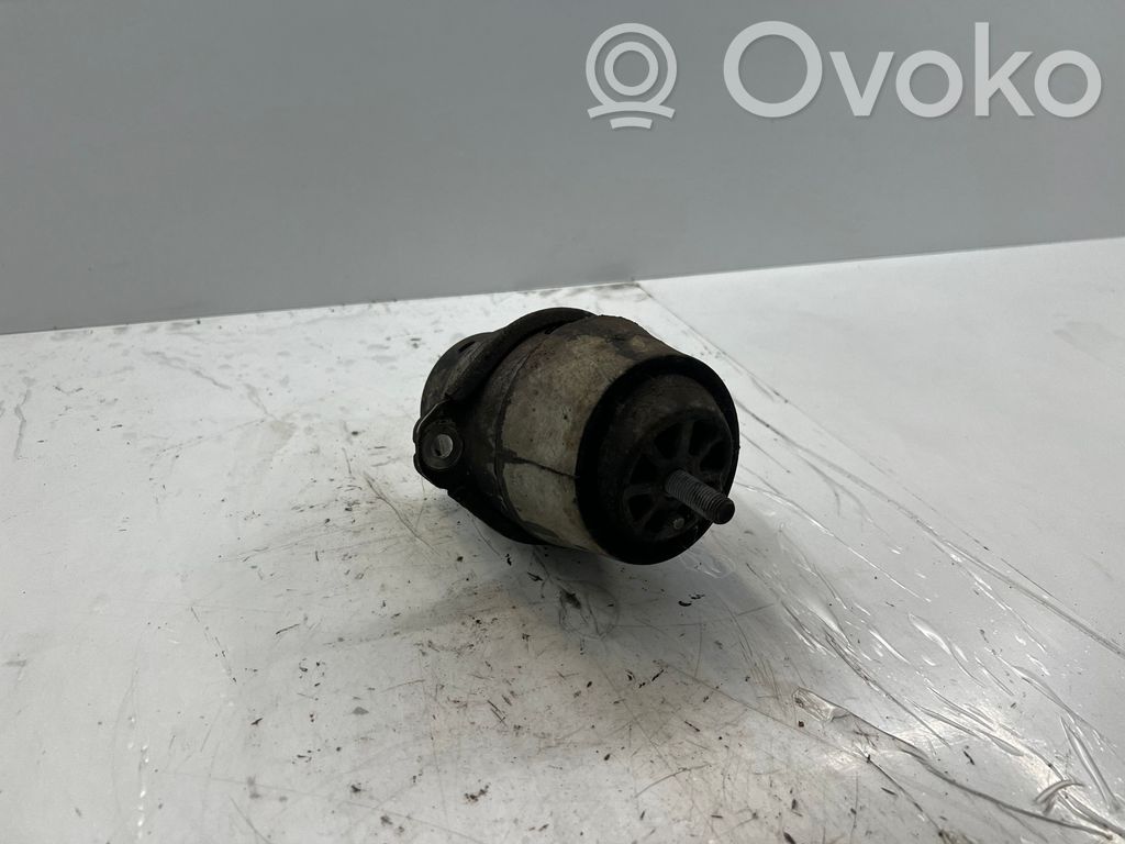 Porsche Cayenne (92A) Engine mount bracket 