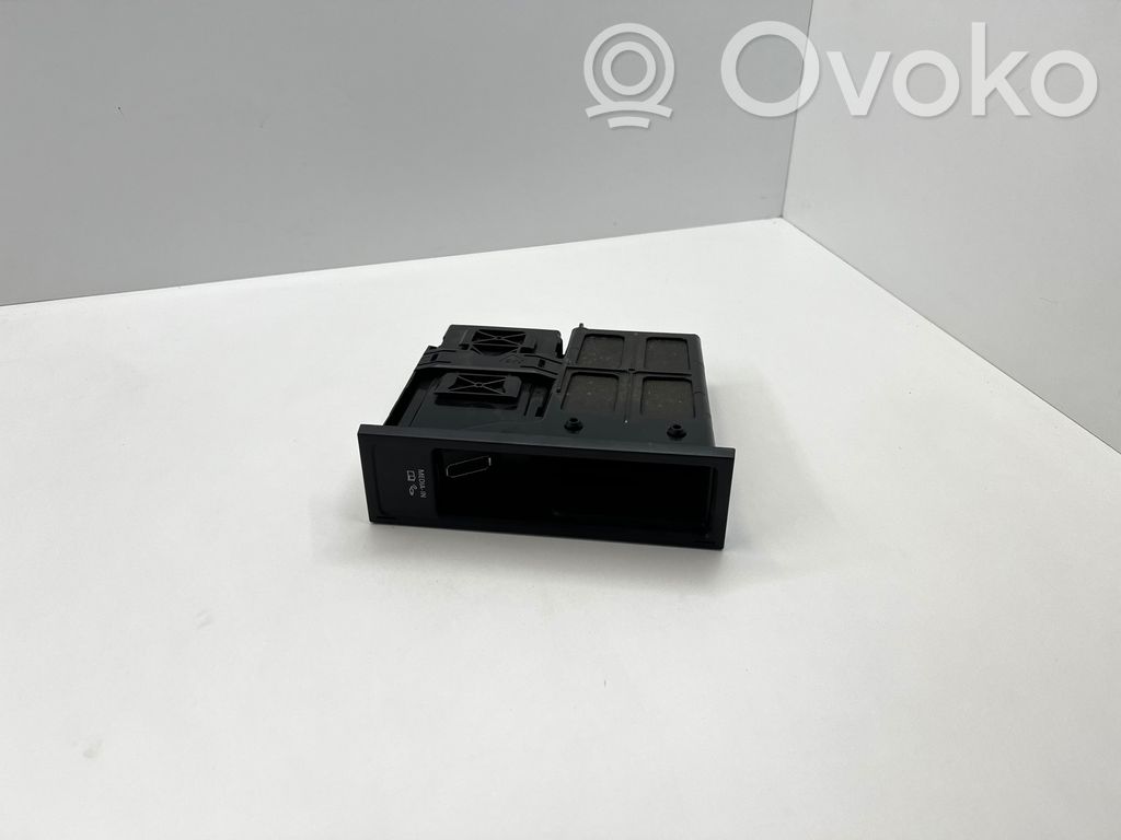 Skoda Octavia Mk2 (1Z) USB interface control unit module 