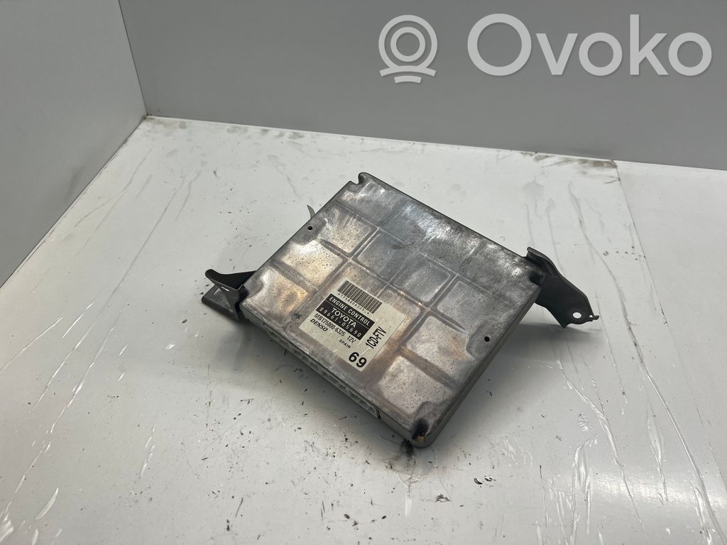 Toyota Avensis T250 Engine control unit/module 