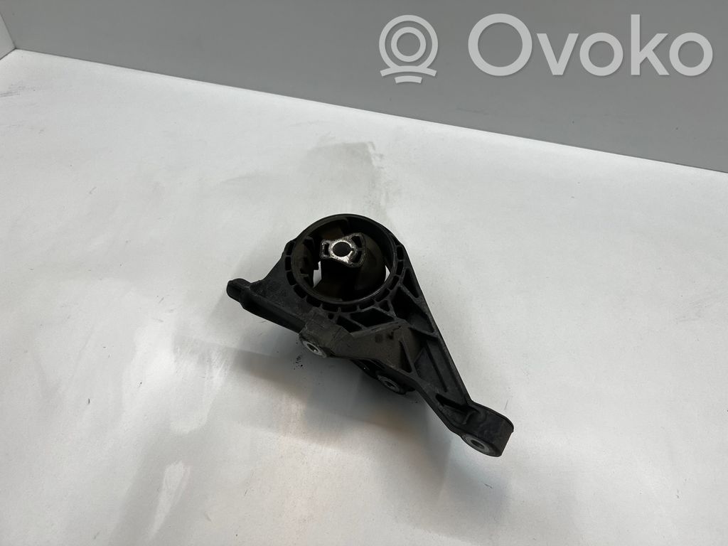 Opel Insignia A Engine mount bracket 