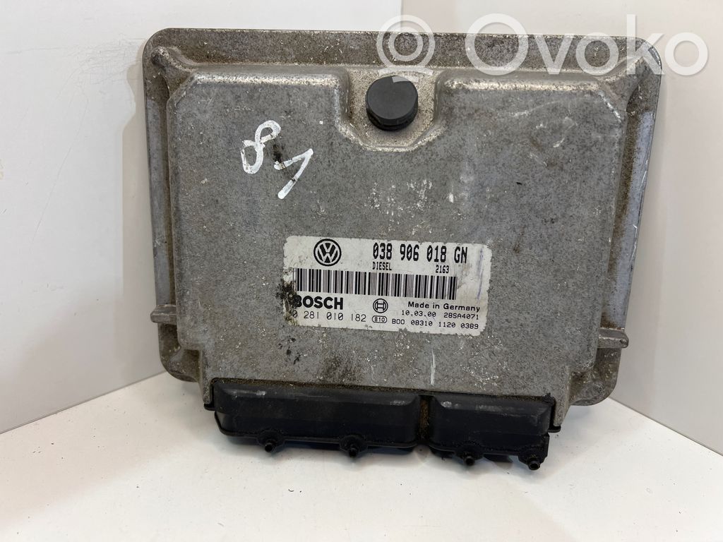 Volkswagen Golf IV Engine control unit/module 