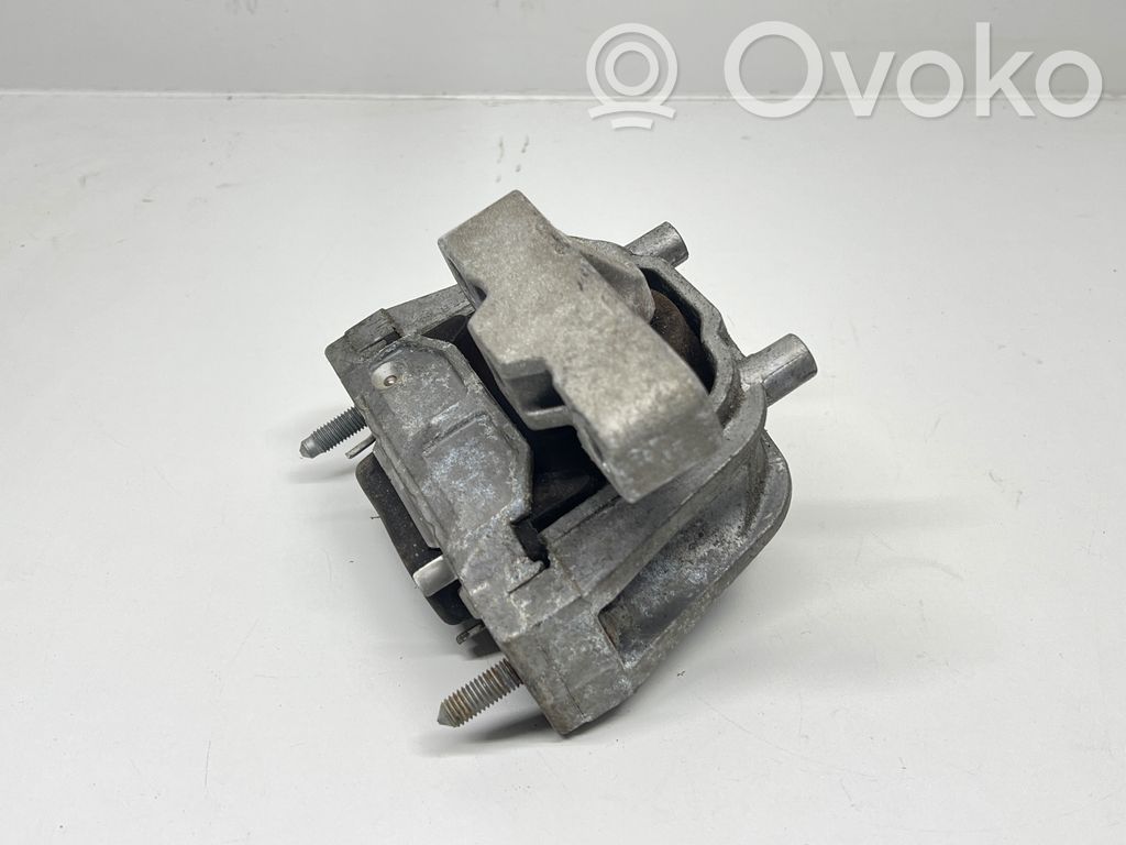 Volkswagen Golf VI Engine mount bracket 