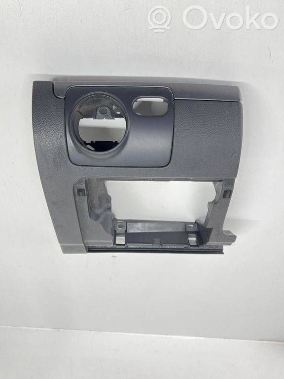 Volkswagen Golf V Element deski rozdzielczej / dół 
