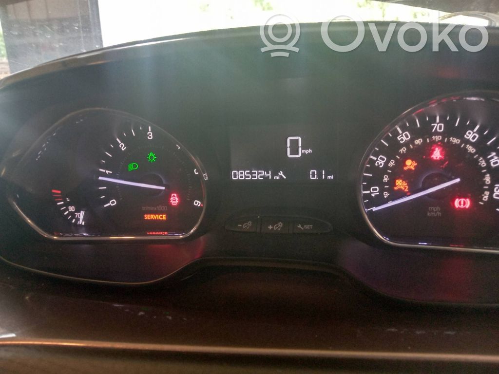 Peugeot 2008 I Variklio komplektas 