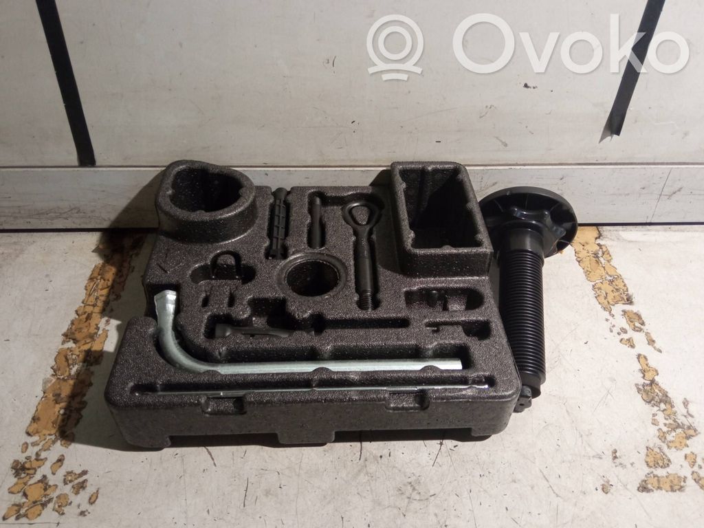 Tool set   82A012109