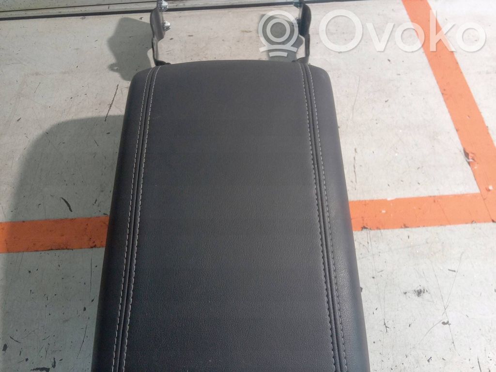 Armrest   EM2BR04604AG